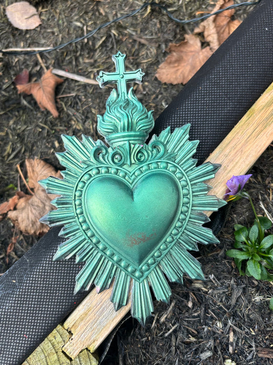 Heart wall plaque