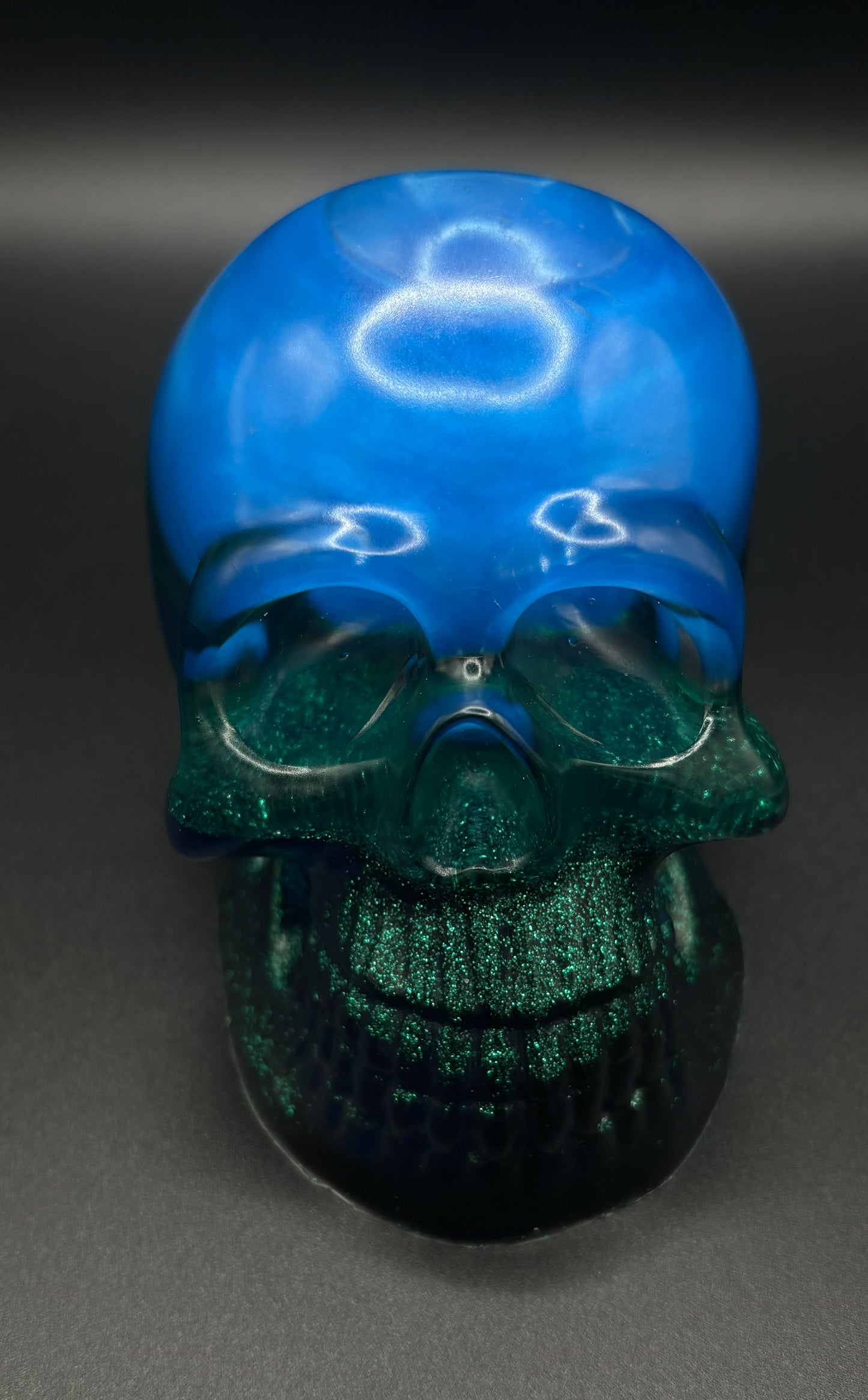 Resin Skull Shaker (Bat Glitter)